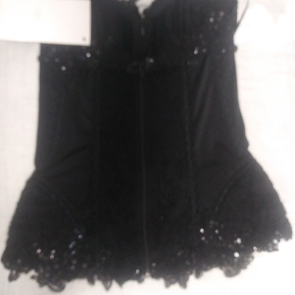 Corset - Picture 2 of 6